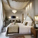 Ai Mori D'oriente Hotel 4*